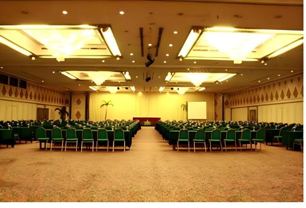 Kartika Chandra Hotel Jakarta Exterior foto
