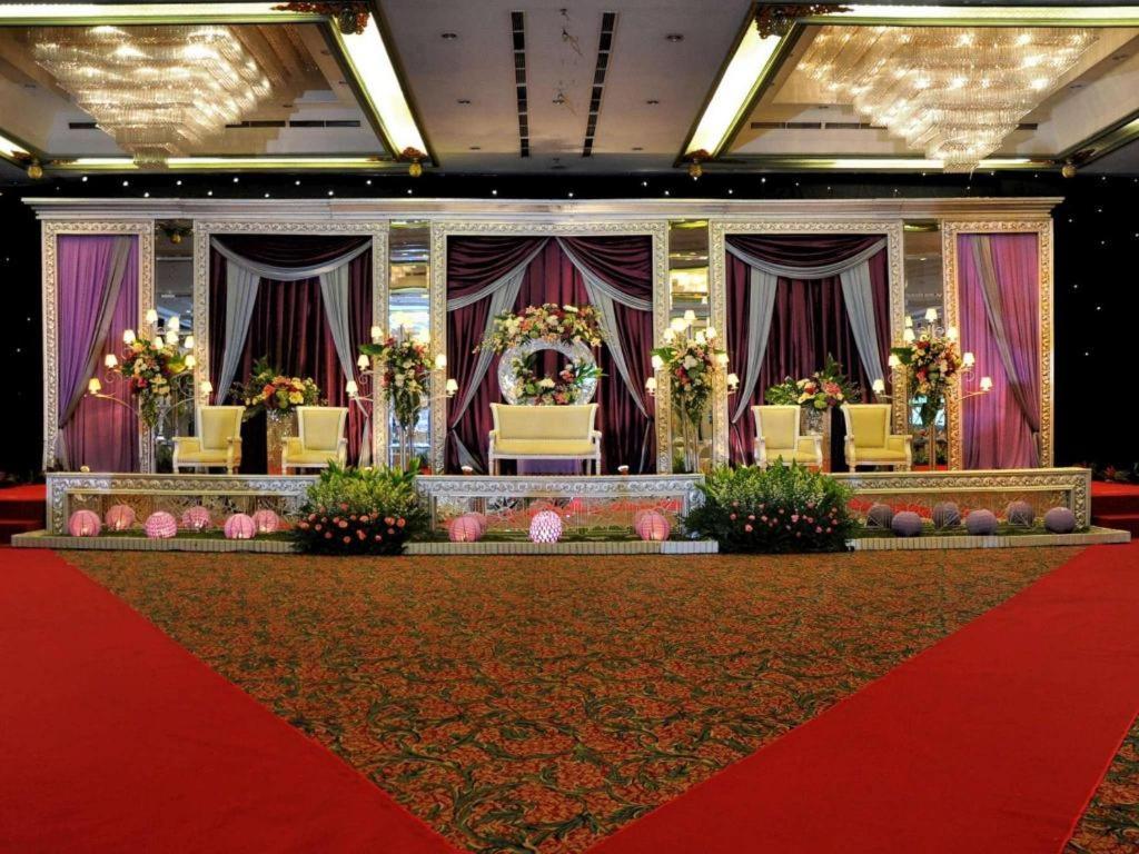 Kartika Chandra Hotel Jakarta Exterior foto