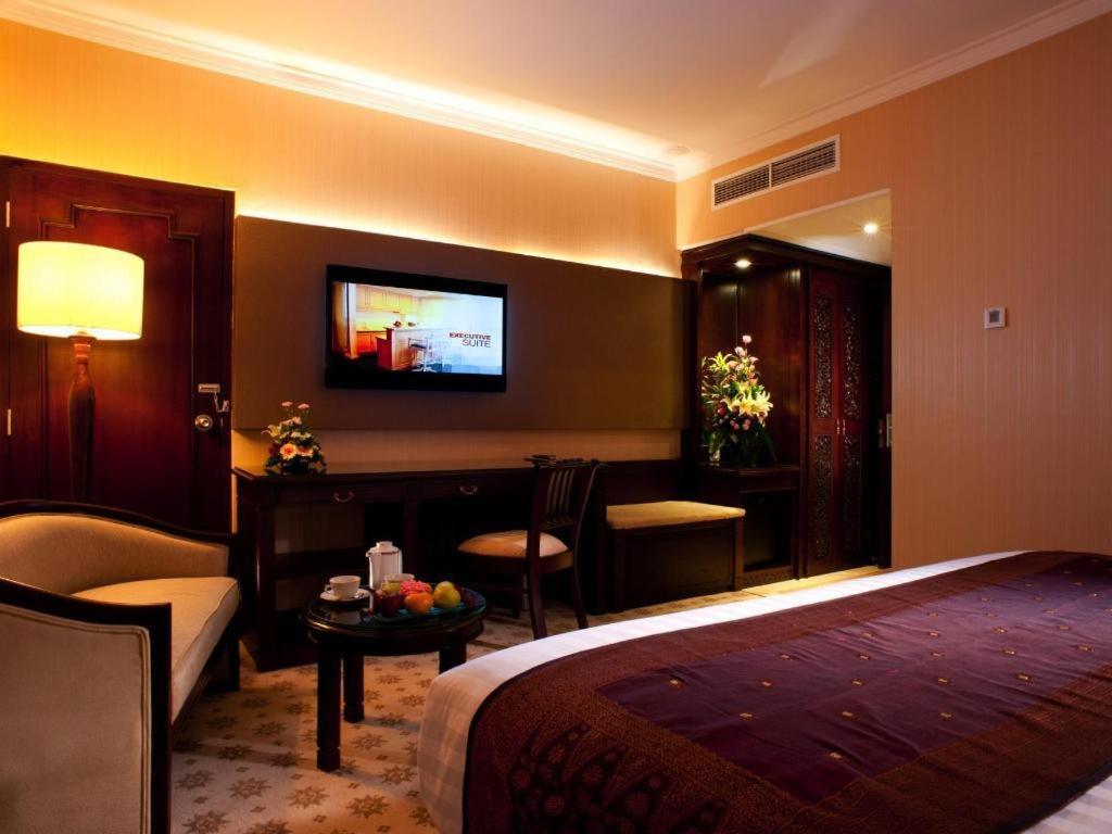 Kartika Chandra Hotel Jakarta Exterior foto