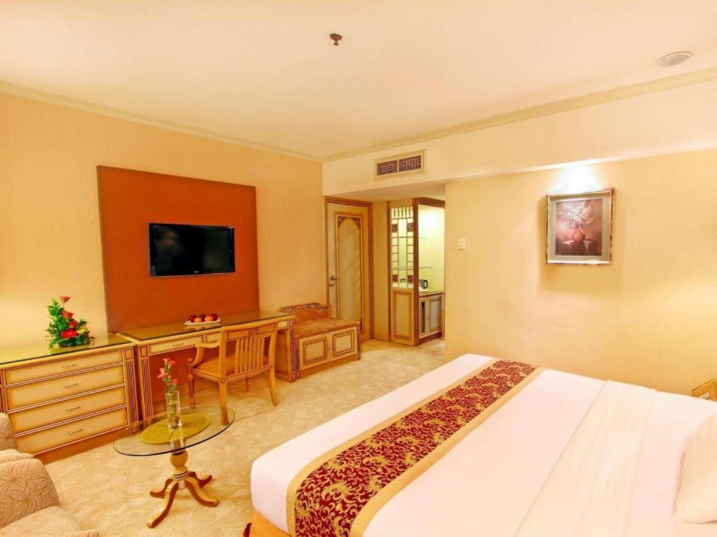 Kartika Chandra Hotel Jakarta Exterior foto