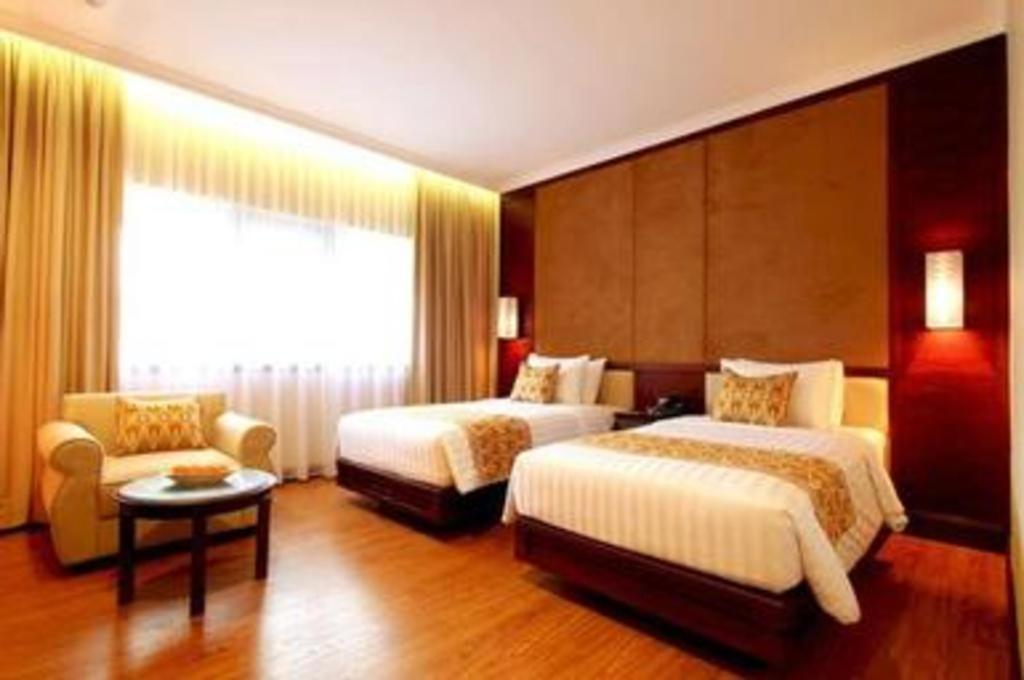 Kartika Chandra Hotel Jakarta Exterior foto